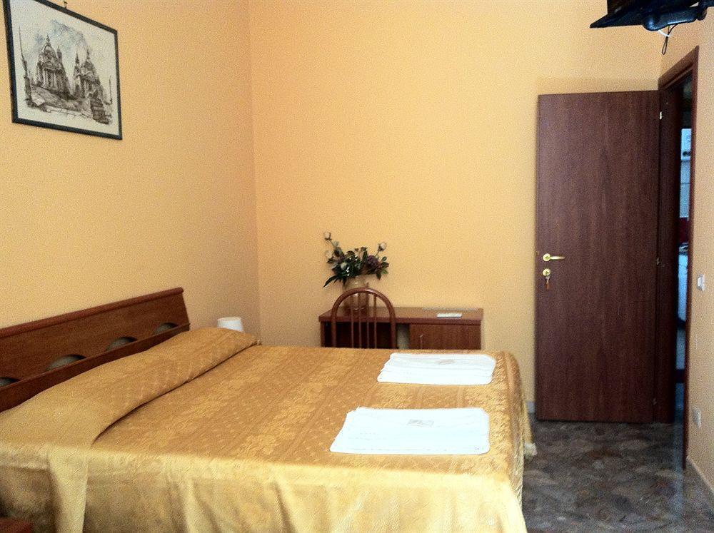 San Daniele Bundi House Hotel Rome Buitenkant foto