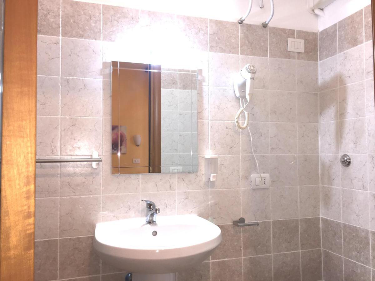 San Daniele Bundi House Hotel Rome Buitenkant foto